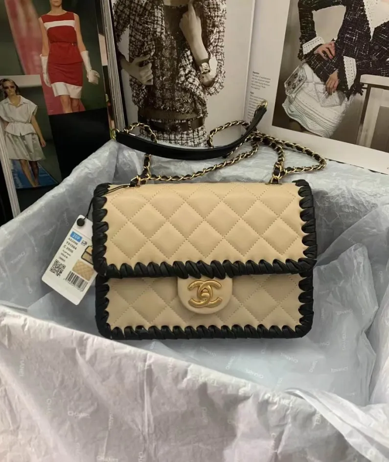 Chanel Tofu Bun Size: 22cm Style: AS2496