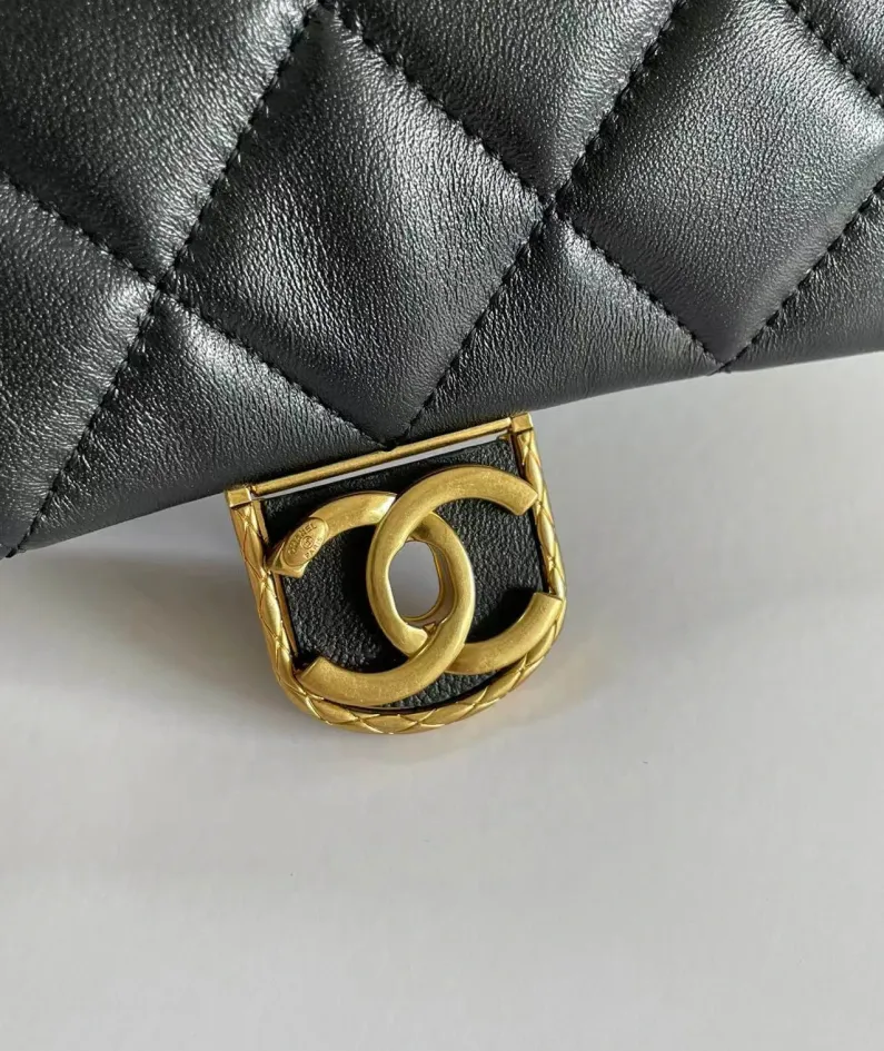 CHANEL Model: AS3473# Size: 13207cm