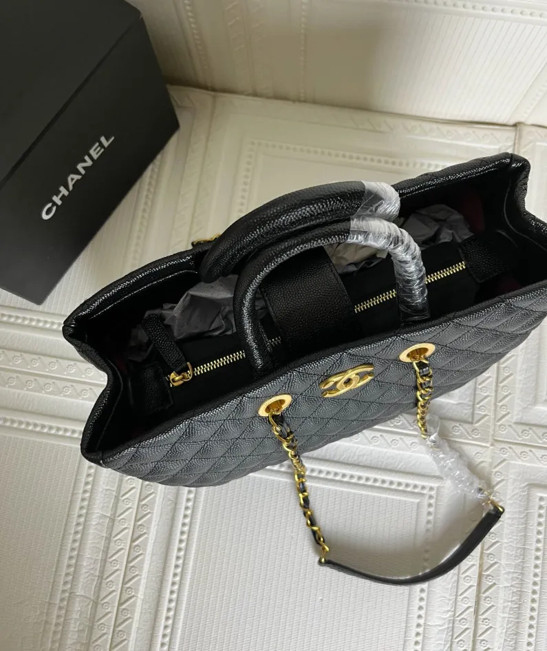 CHANEL palm pattern Size: 35*30*13 Style: 8007
