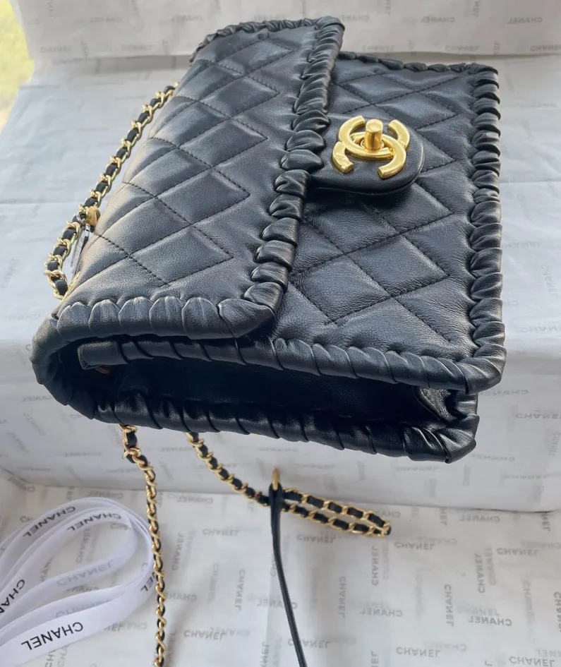 Chanel Tofu Bun Size: Large 22x17cm Style: 1020