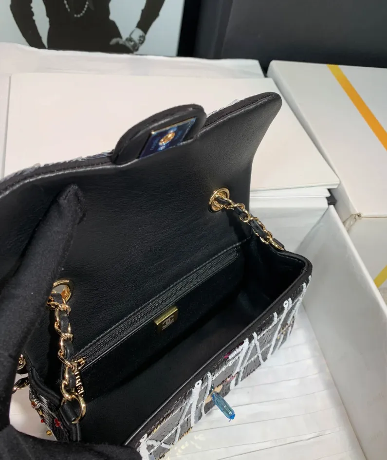 Crossbody Bag Size: 19 Cm