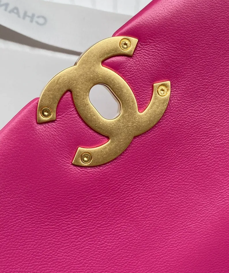 Chanel Model: S1161 Size: 30cm