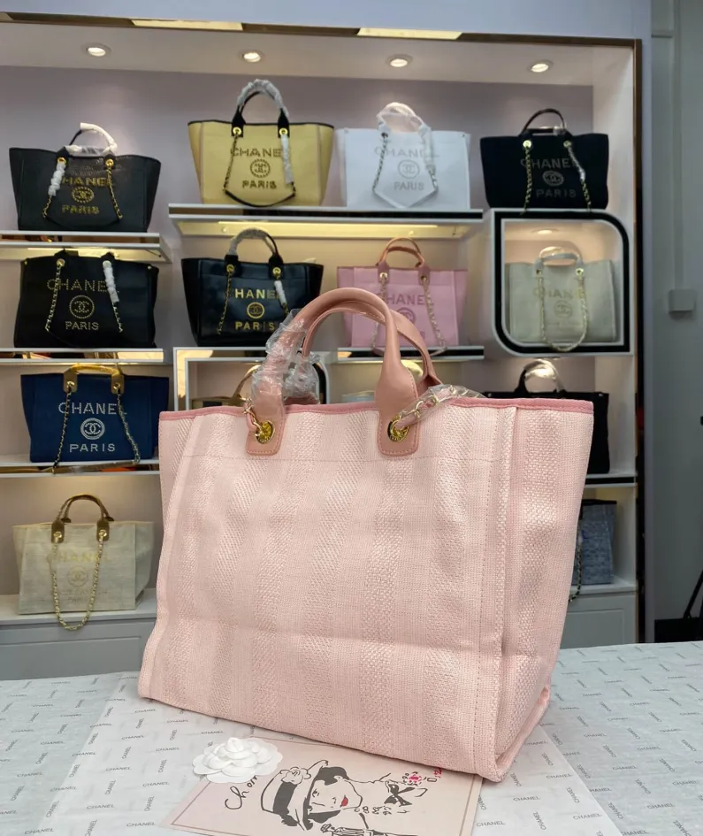 Chanel Model: 8819 Size: 48*38*30*14