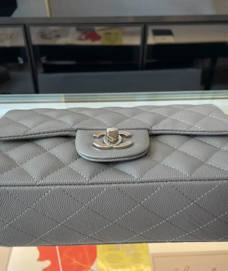 Light Silver Metal Bag Size: 20cm Ident No.: 01116