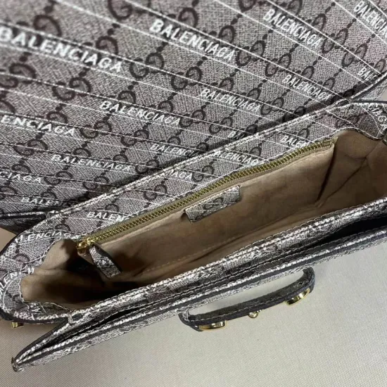 2020 Early Spring Series Model: 602204 Size: 25*18*8cm