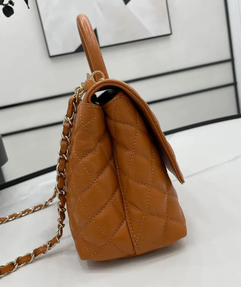 Chanel Size: 19cm*23cm*28cm Model: AS2215/92990/92991