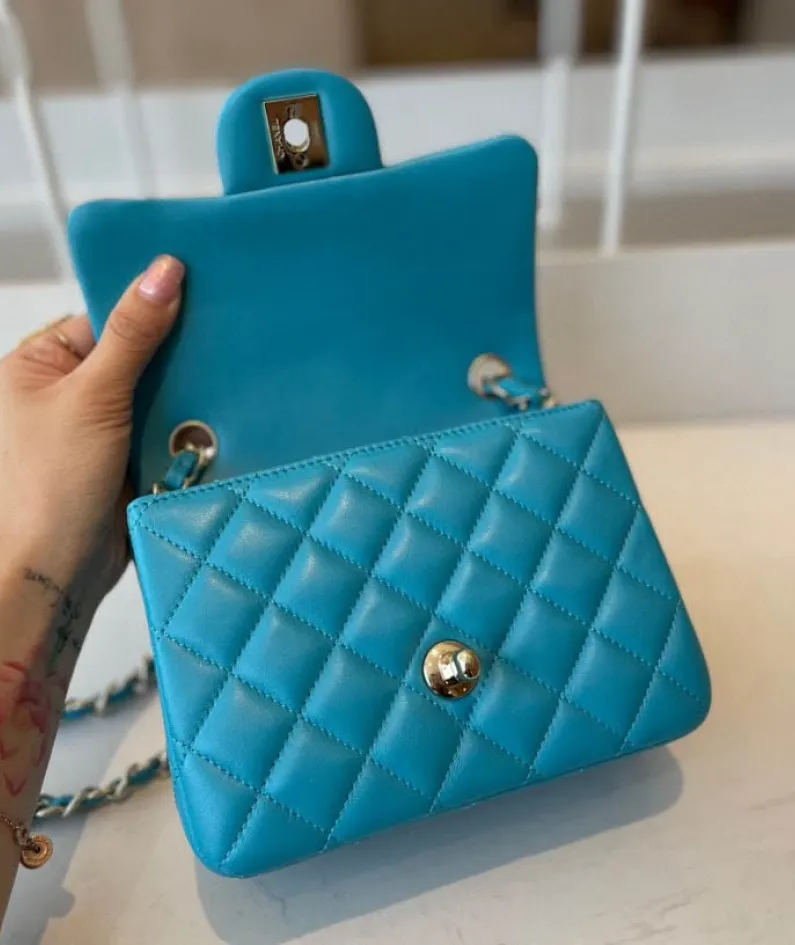 classic flap lambskin light gold buckle classic flap size:17cm