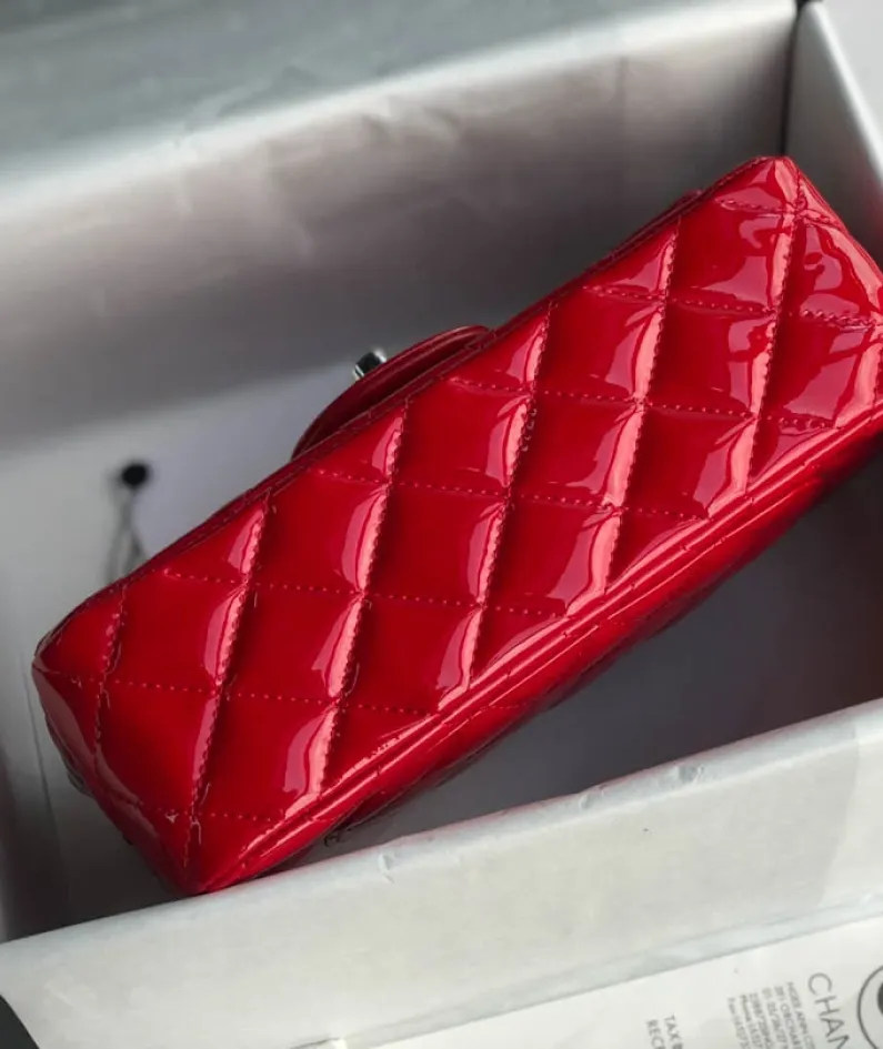 Chanel Patent Leather Pouch Model: 1116 size: 20cm
