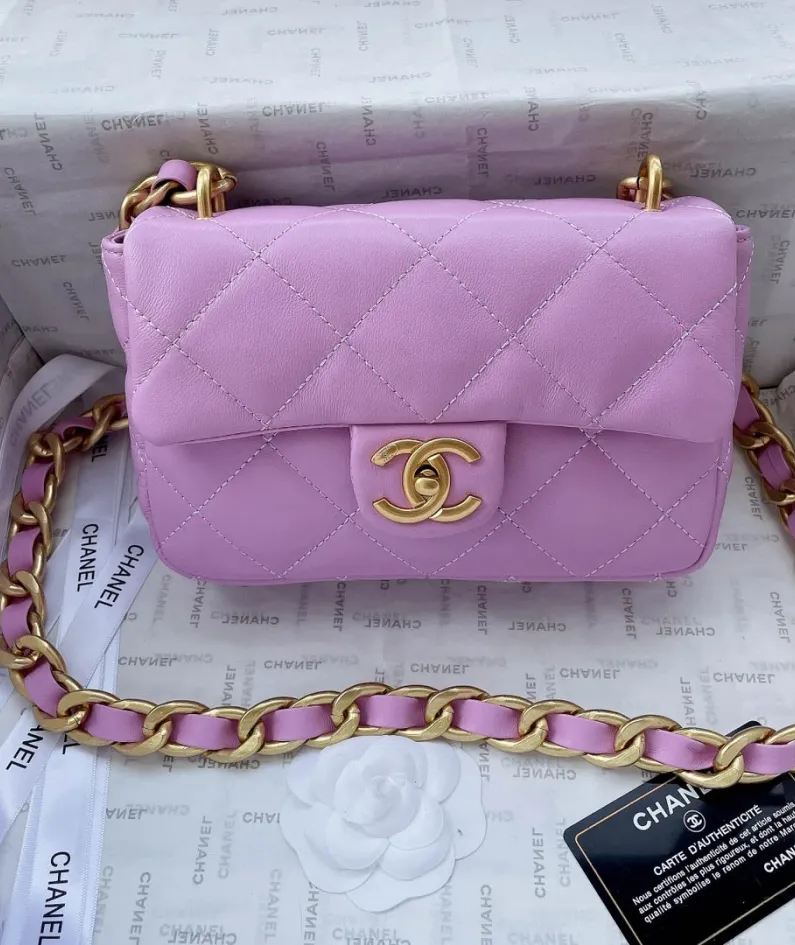Chanel size: 21x12cm