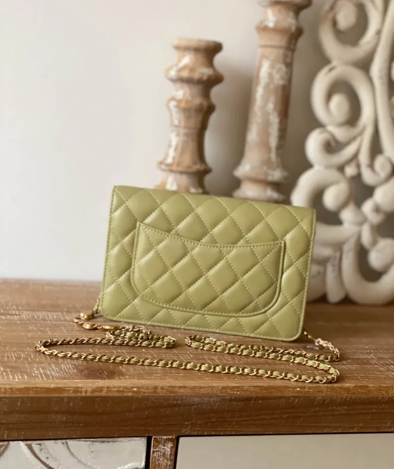 Chanel Stewardess Bag Size: 19cm Style: 81225 Light Yellow