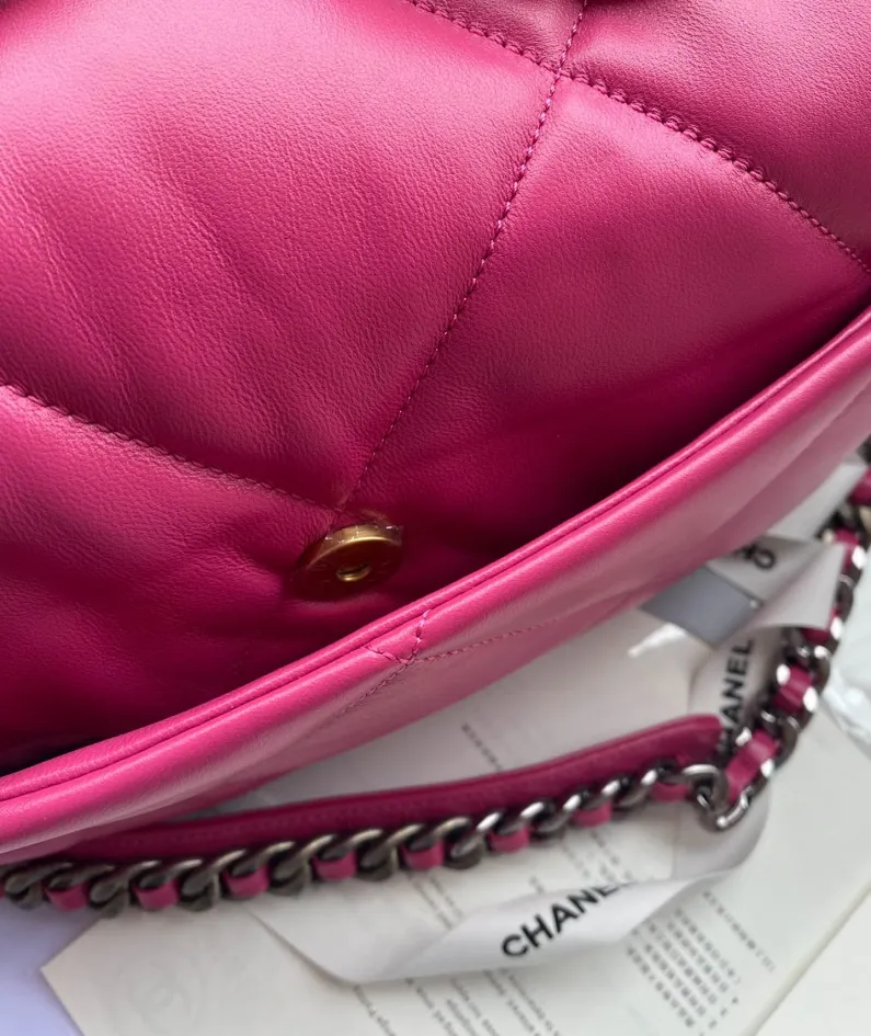 Chanel Model: S1161 Size: 30cm