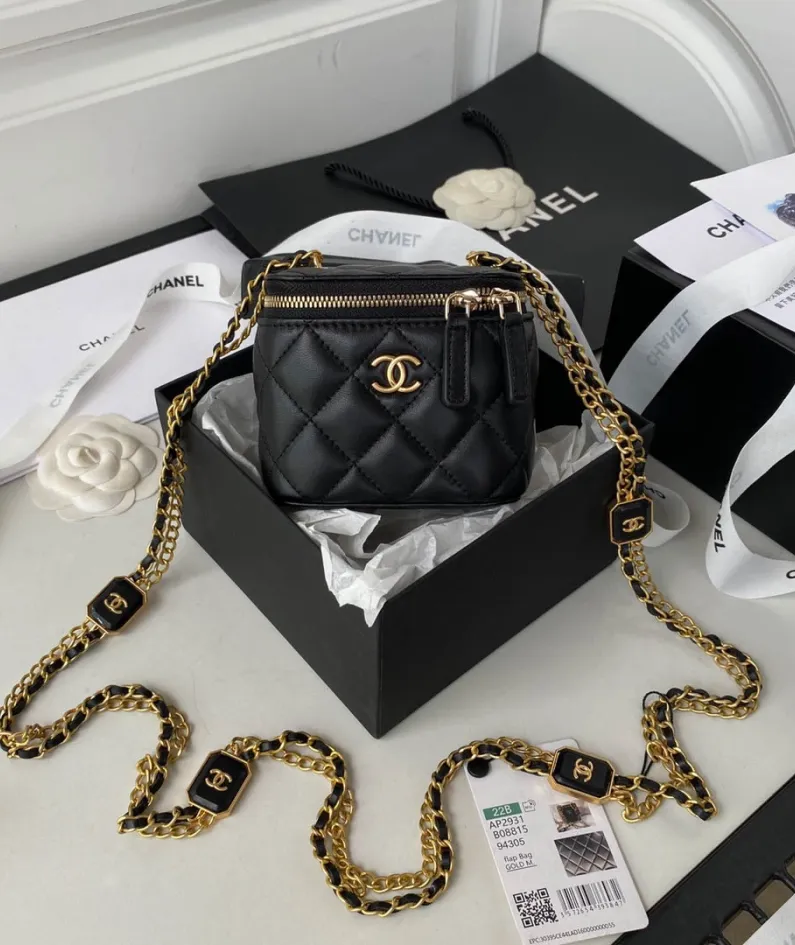 Chanel size: 11*8.5*7cm