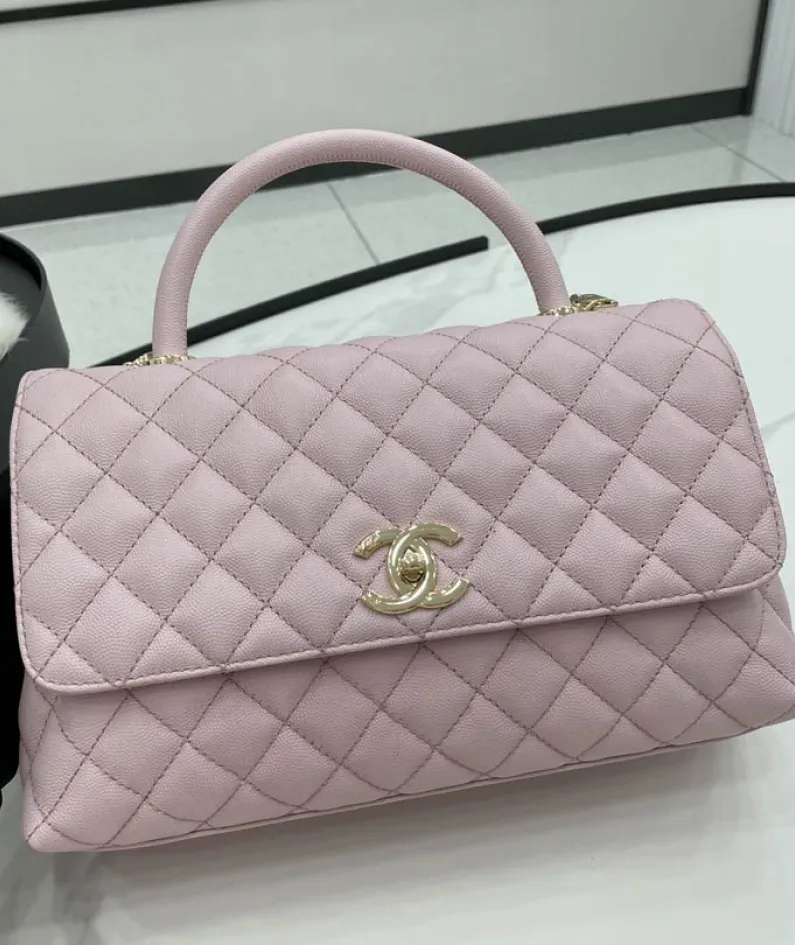 Chanel Size: 19cm*23cm*28cm Model: AS2215/92990/92991