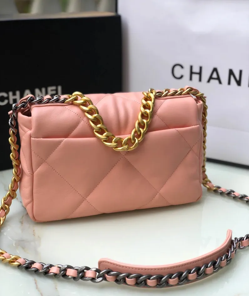 Chanel Model: S1160 Size: 26cm