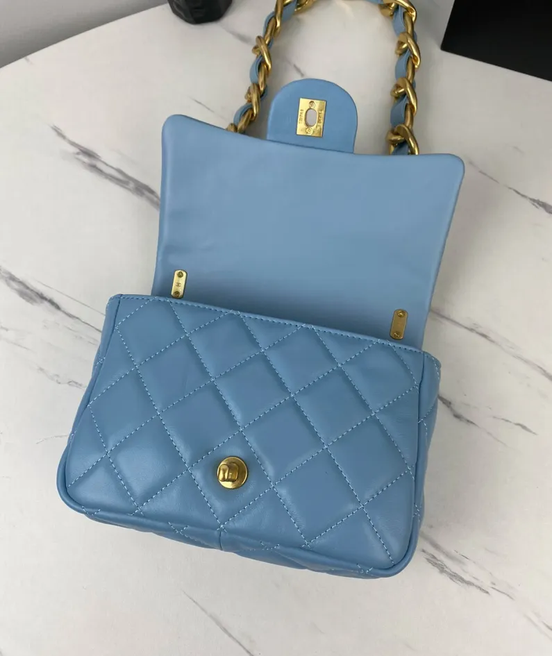 Large Gold Chain Underarm Bag Model Number: As3214