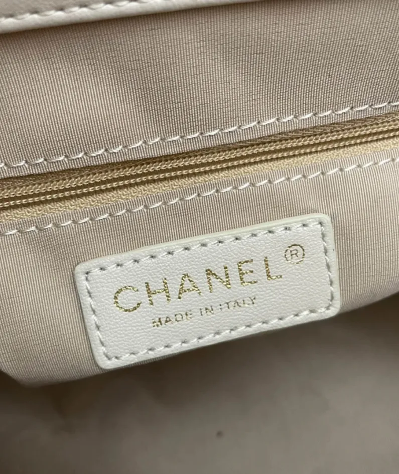 Handbag Size: 23 29 9cm Style: AS2457