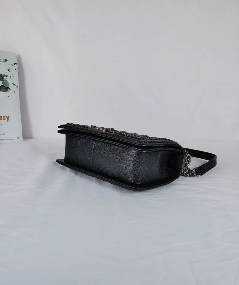 Lambskin Size: 25*16*9cm Style: 67086-1