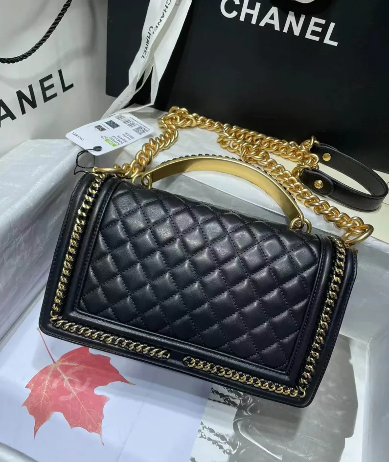CHANEL Wrist Bag Model: 67086-1 Size: 25