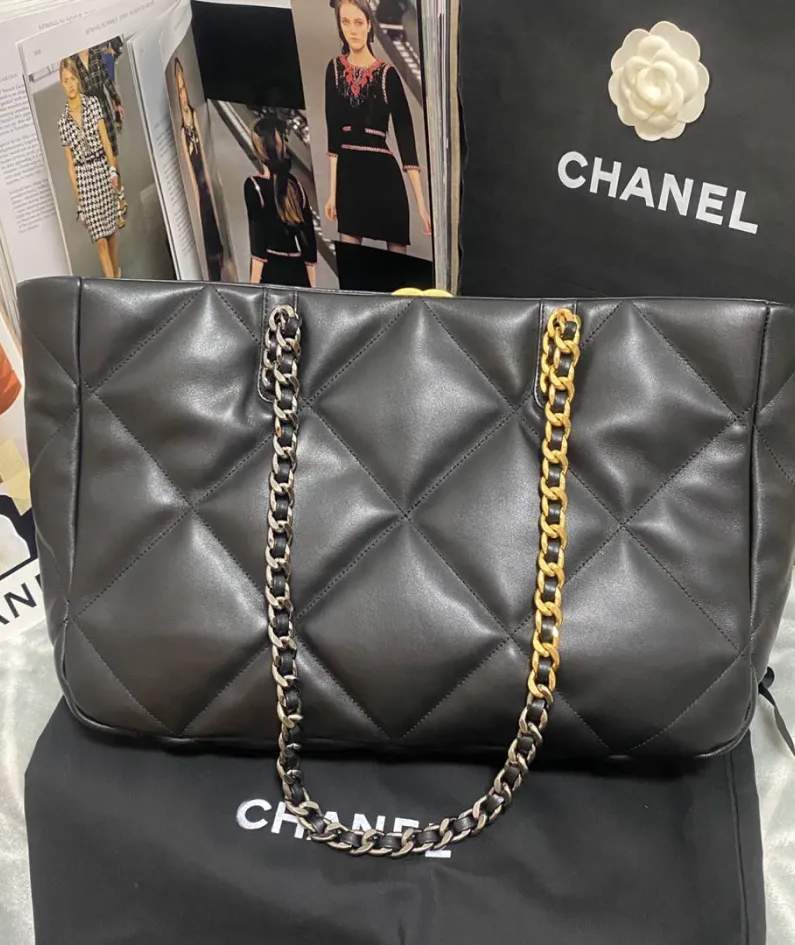 Chanel Style: AS3660 Size: 264010cm