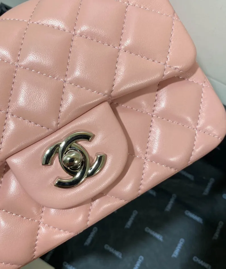 Lambskin Model: 1115 Size: 17cm