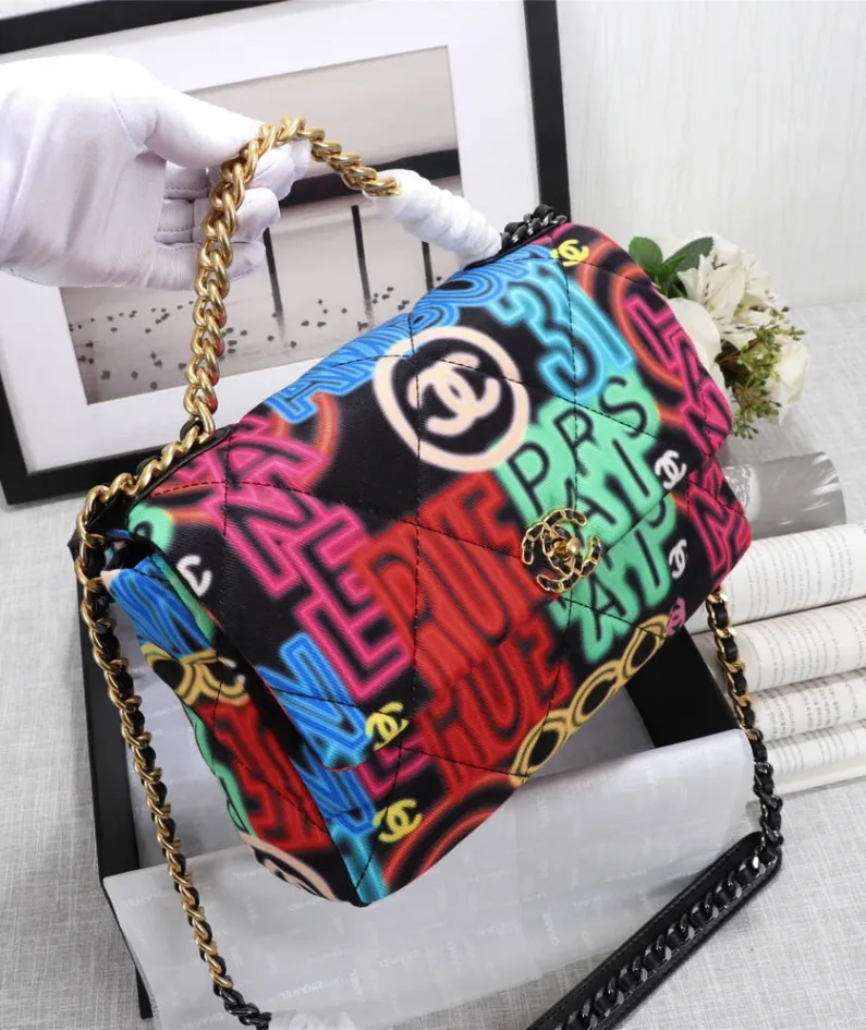 Chanel Model: S1161 Size: 30cm