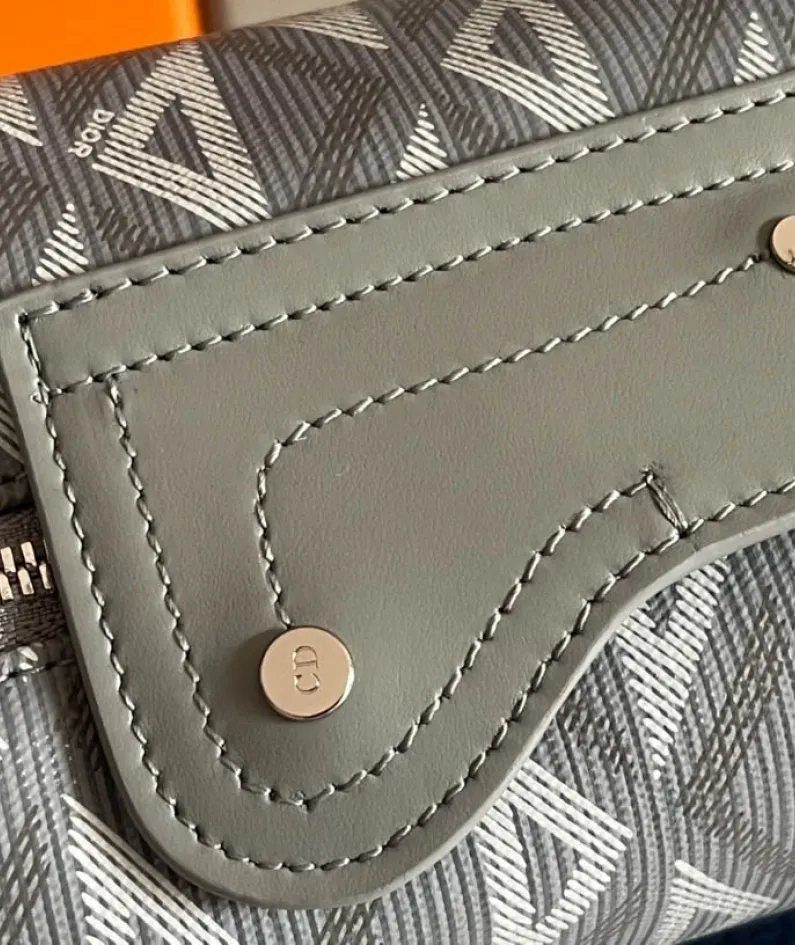 Lingot Messenger Bag Size: 21.5*11*12.5cm