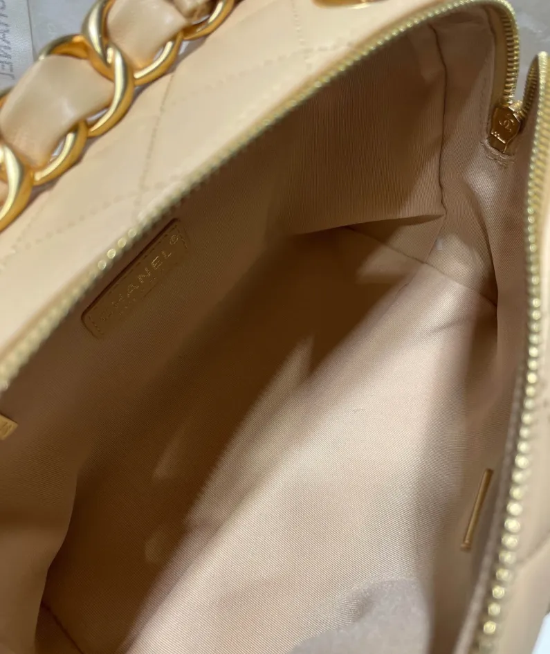 Chanel shoulder bag size: 22*10*15