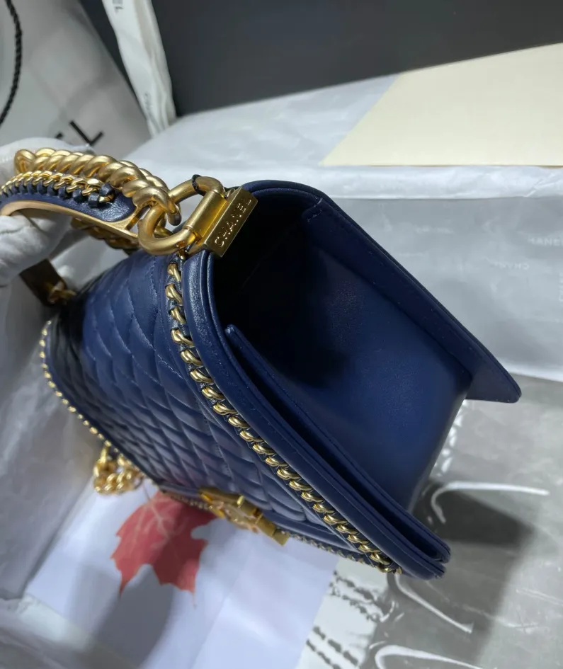 CHANEL Wrist Bag Model: 67086-1 Size: 25