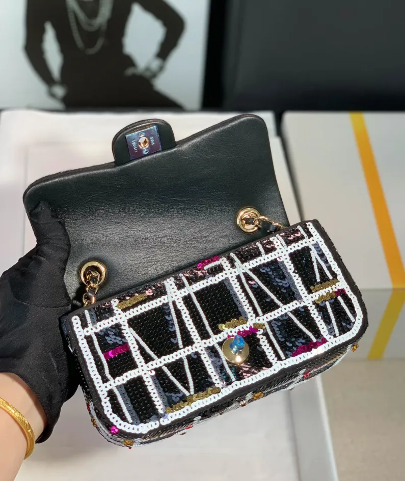 Crossbody Bag Size: 19 Cm