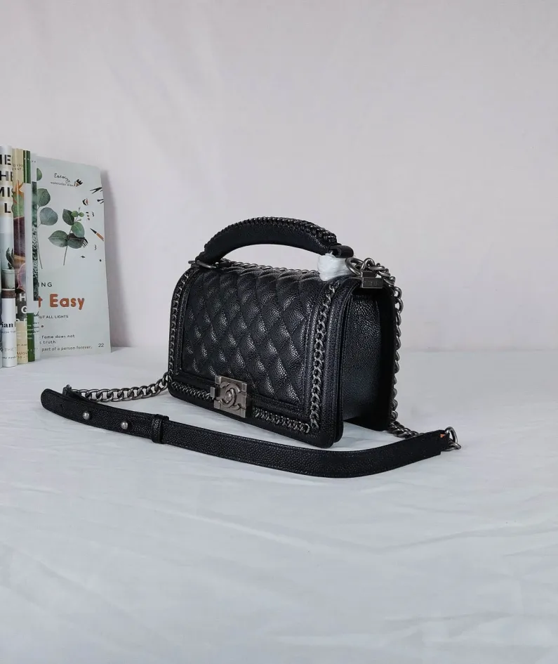 Lambskin Size: 25*16*9cm Style: 67086-1