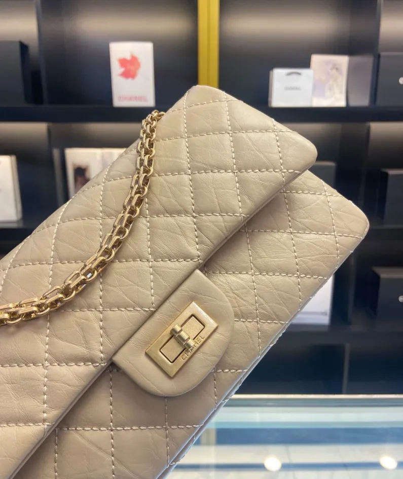 CHANEL Size: 24cm Ident No.: 037586