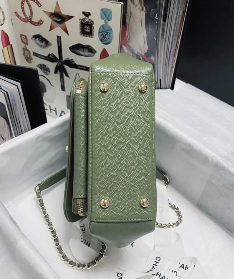 CHANEL Pearl Ball Size: 19x7x14cm No. 93749 Matcha Green