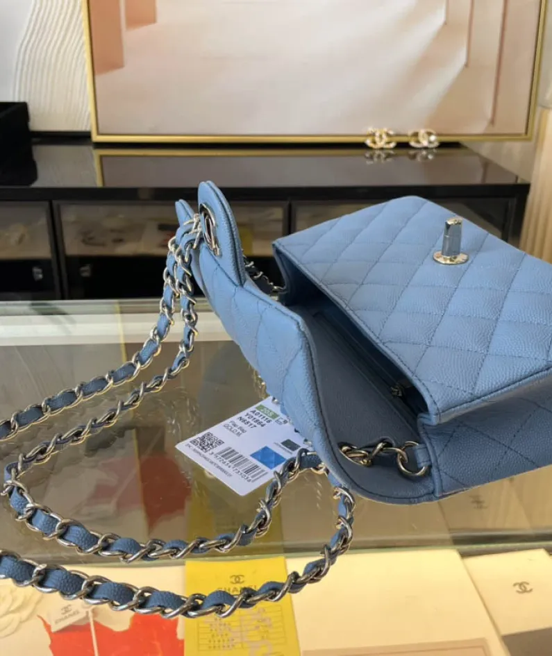 Light Silver Metal Bag Size: 20cm Ident No.: 01116
