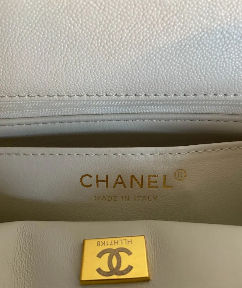 Handbag Size: 20x14x7 Model: AS243