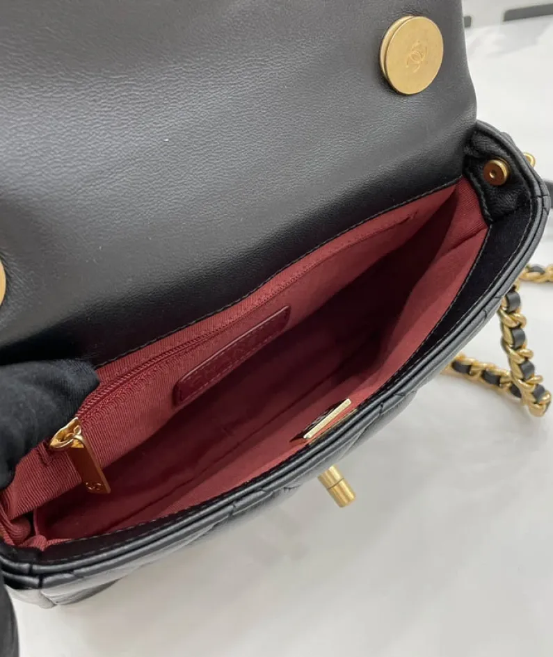 chanel Size: 14*19*4cm Model: AS2734