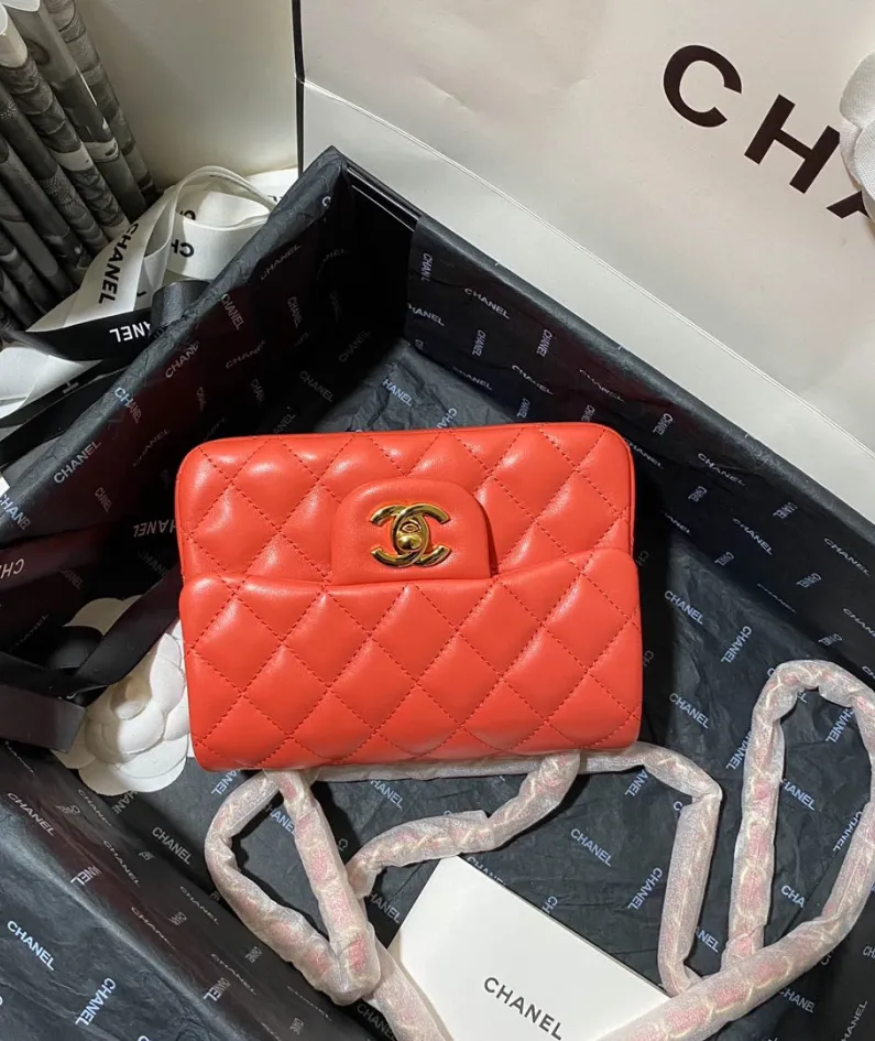 Lambskin Model: 1115 Size: 17cm