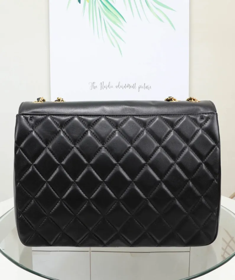 chanel sheepskin gold buckle Size: 33*23*9