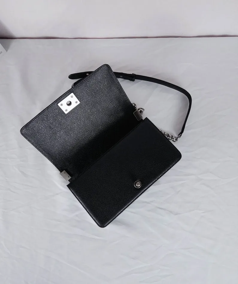 Lambskin Size: 25*16*9cm Style: 67086-1