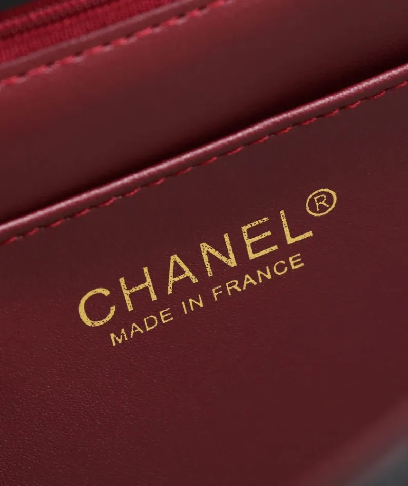chanel sheepskin gold buckle Size: 33*23*9