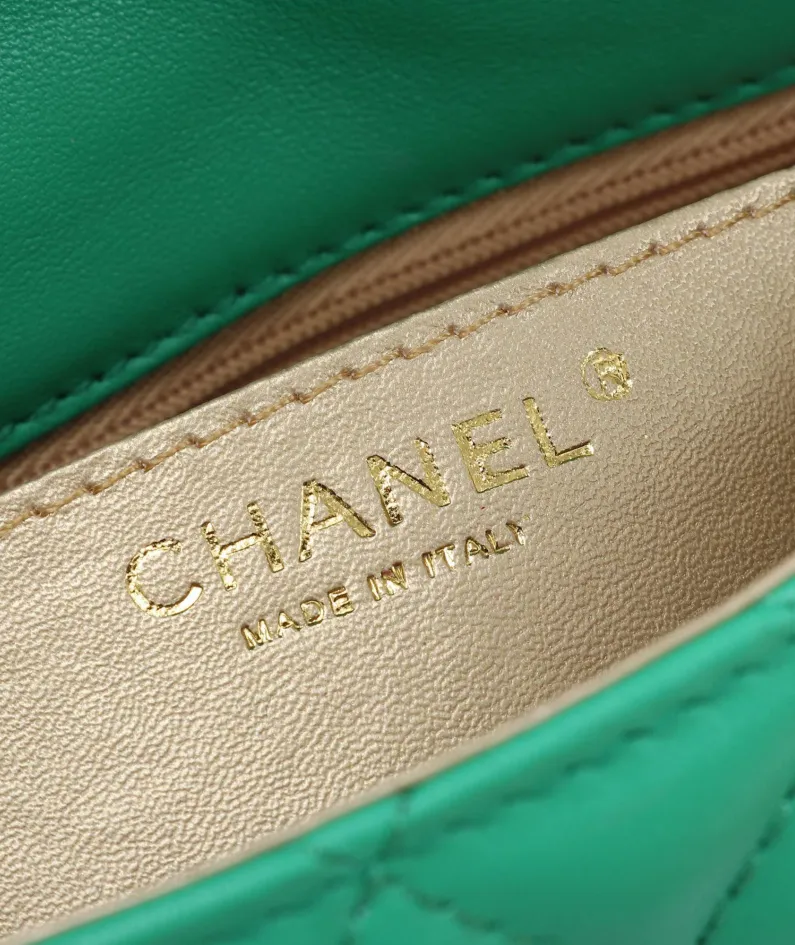 Chanel Stone Chain Bag Size: 21/13/6 Style: 611