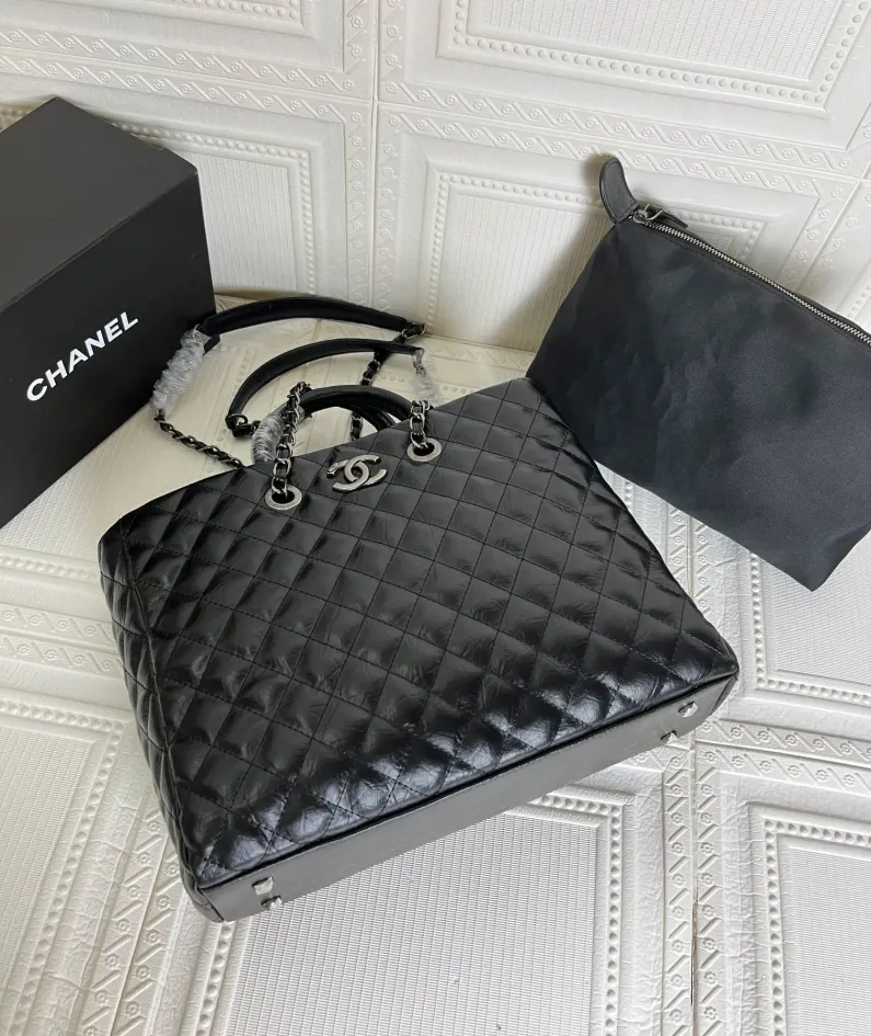 CHANEL palm pattern Size: 35*30*13 Style: 8007