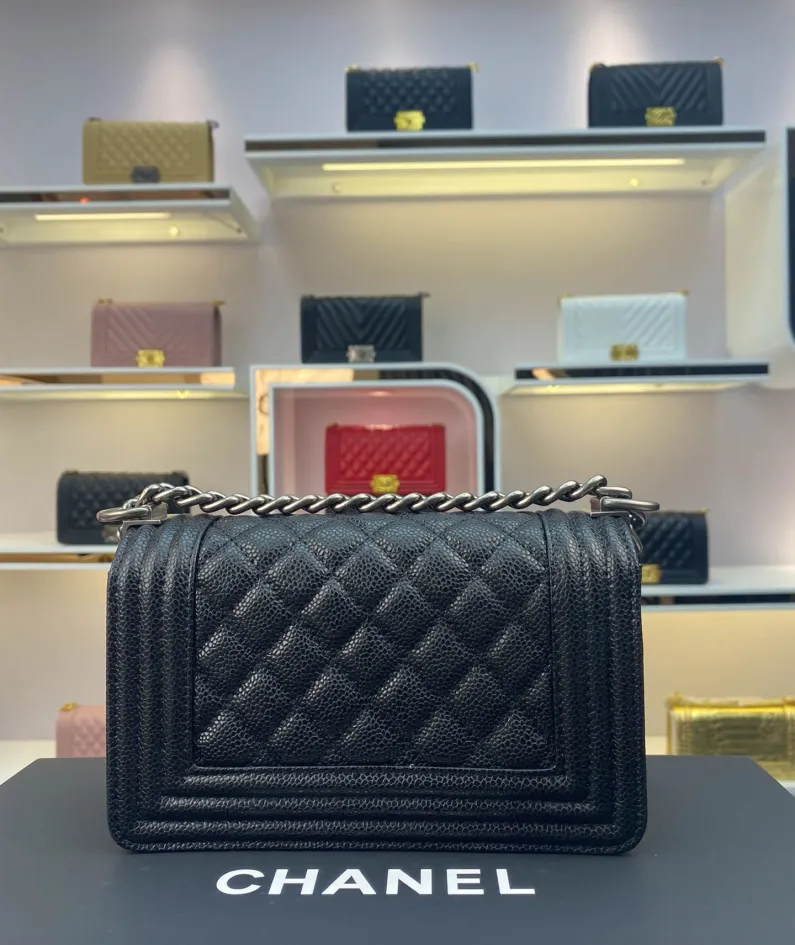 Gold Buckle Calfskin Size 20*12*7cm Model Number: 67085