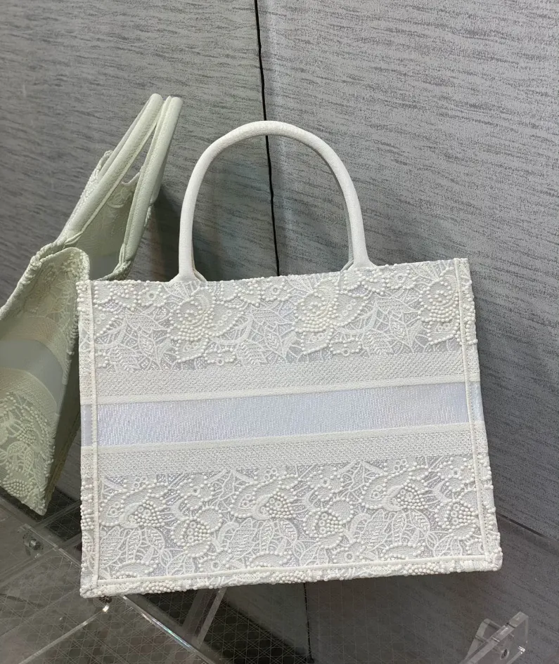 Lady Lace size:36*18*28cm