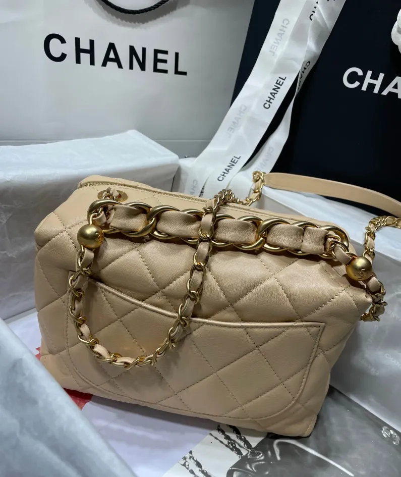 Chanel shoulder bag size: 22*10*15