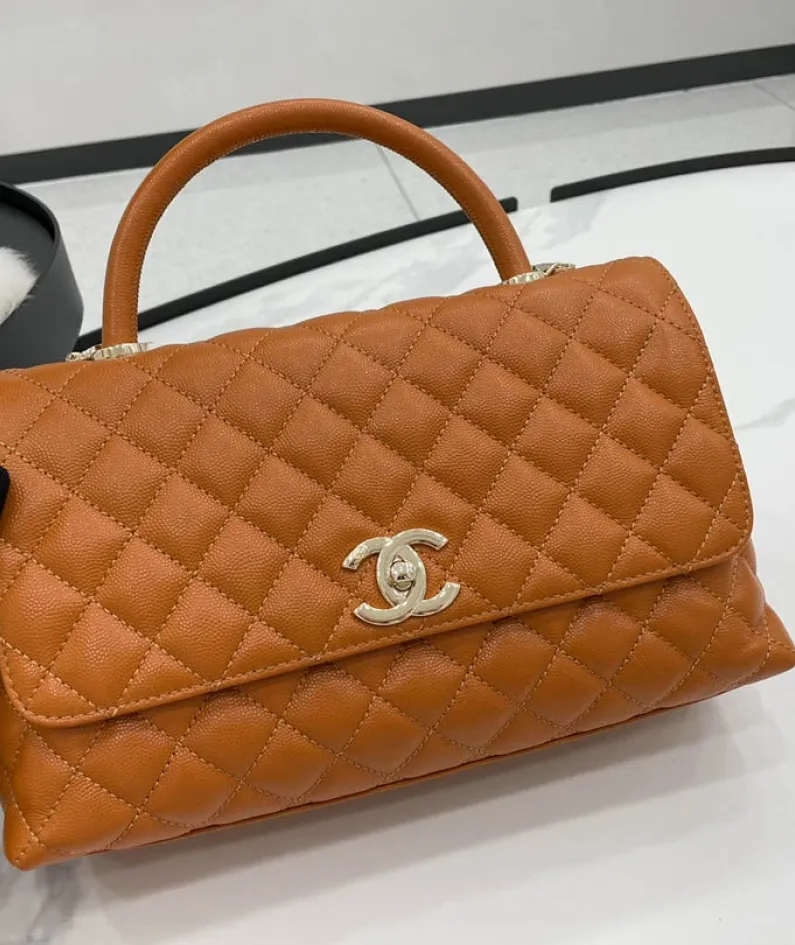 Chanel Size: 19cm*23cm*28cm Model: AS2215/92990/92991