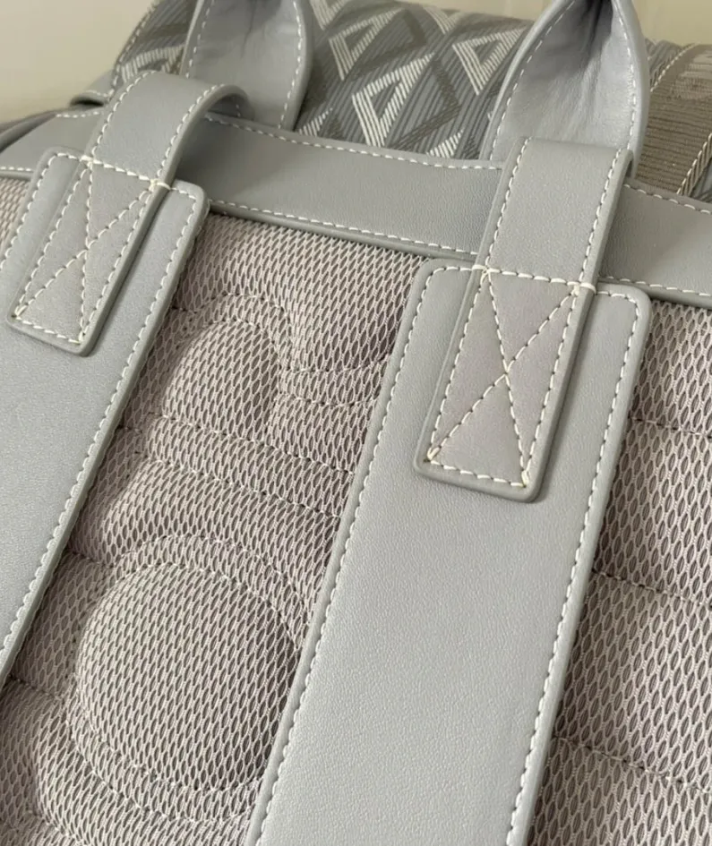 Hit the Road Shoulder Bag Size: 43*51*20