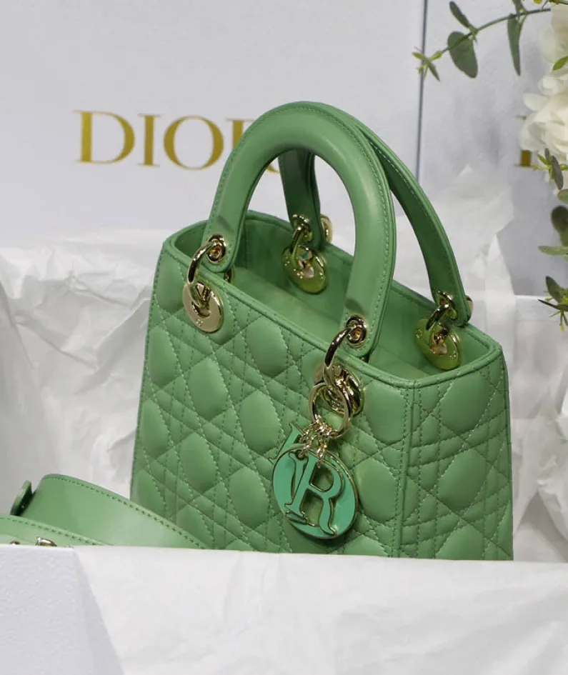 Size: 20x16.5x 8cm