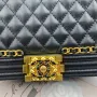 Gilt buckle series Model number: 67086 Size: W25*H14-16*D7.5