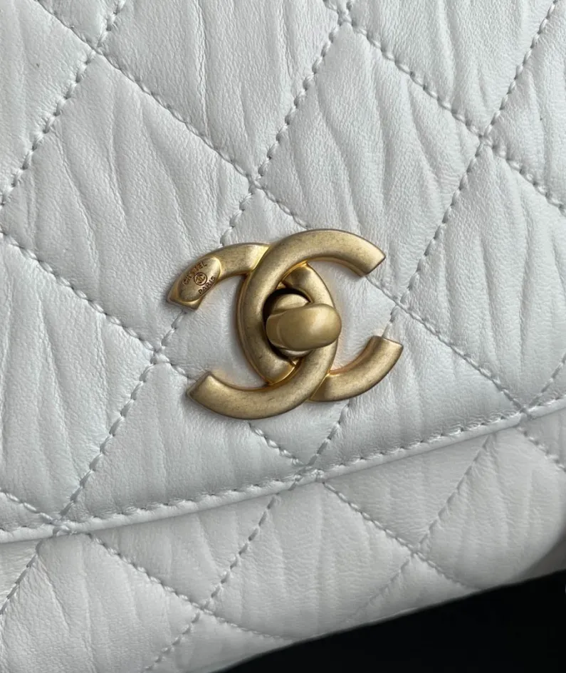Lambskin Size: 22.5159.5cm Model AS2478