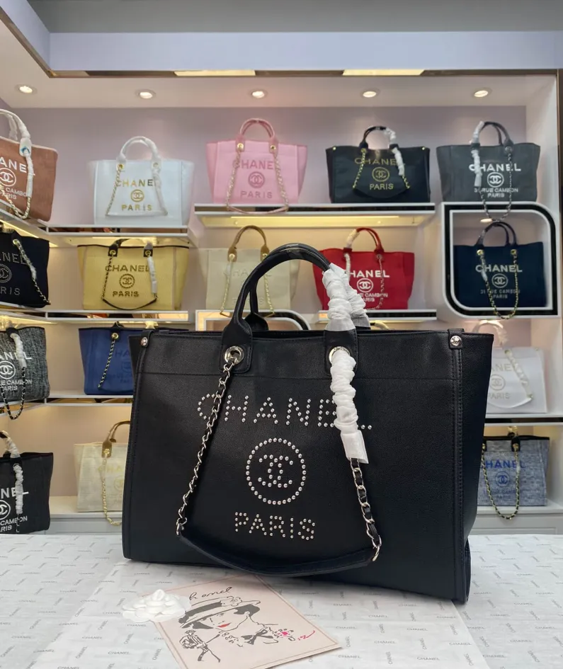 Chanel Size: 42/30/12 Style: 8816